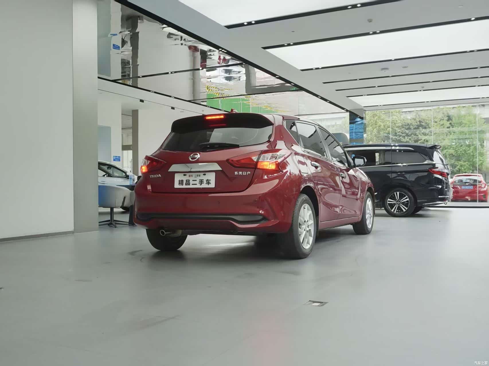 Nissan Tiida, 2022 4