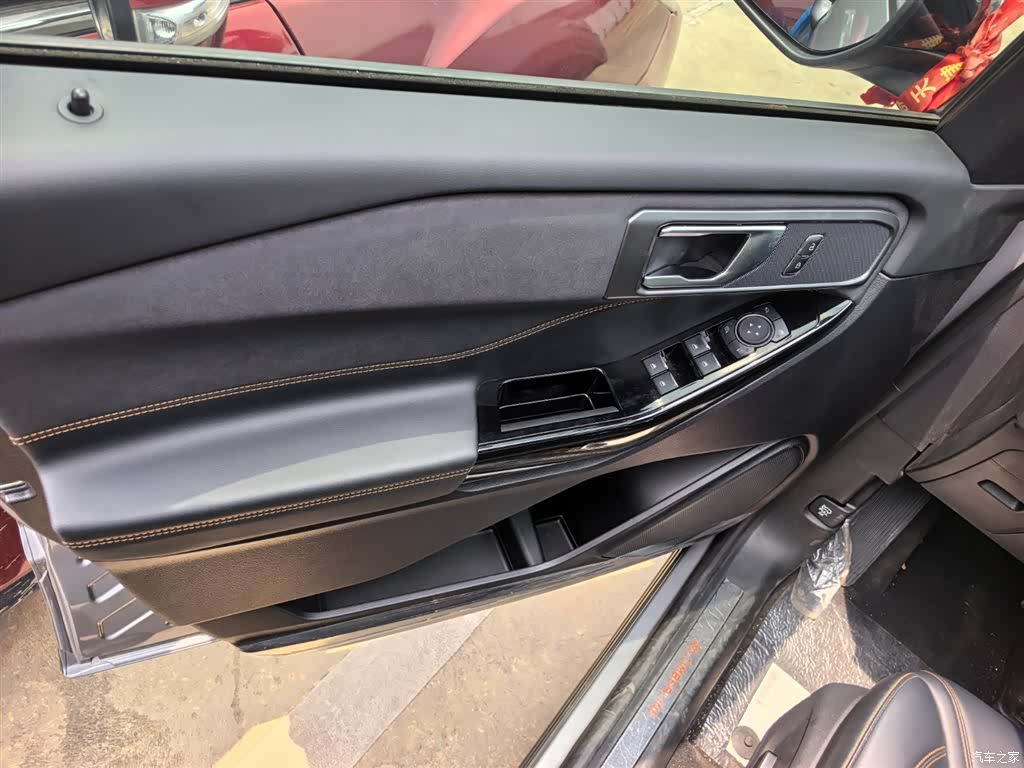 Ford Explorer, 2026 7