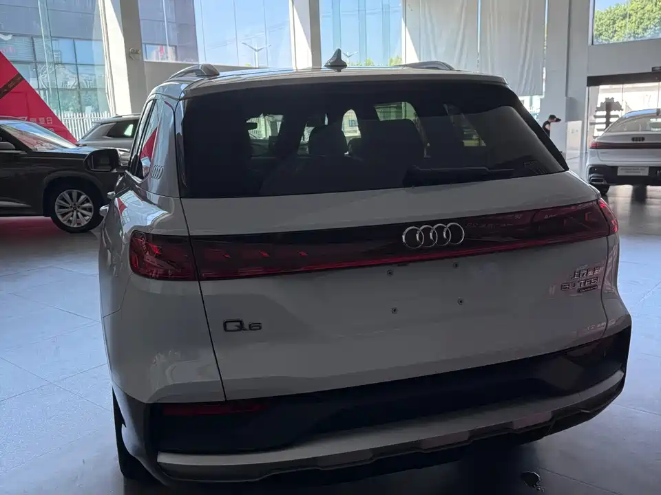 Audi Q6