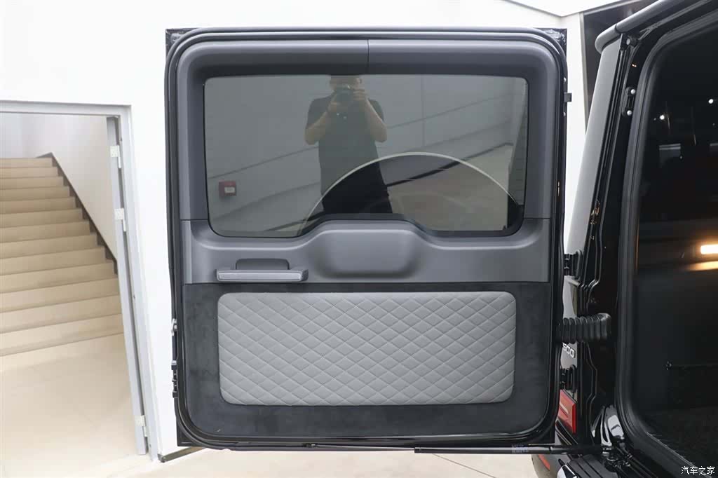 Mercedes-Benz G-Class, 2024 32