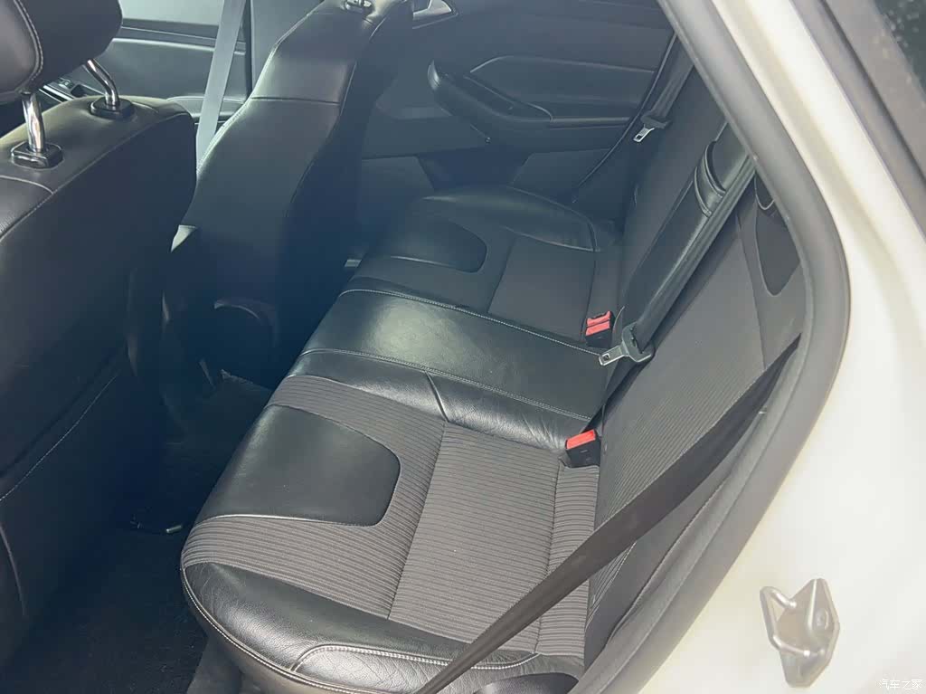 Ford Focus, 2014 10
