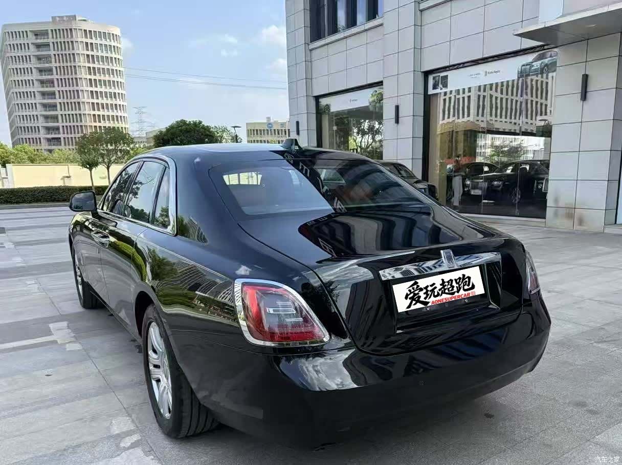 Rolls-Royce Ghost, 2022 4