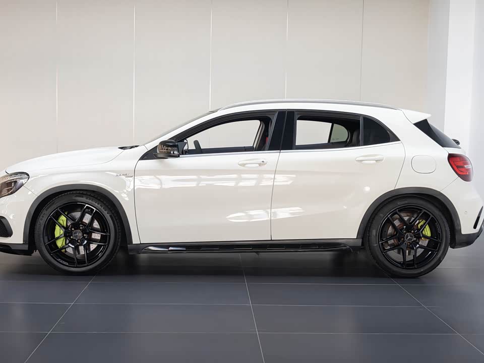 Mercedes-Benz GLA AMG