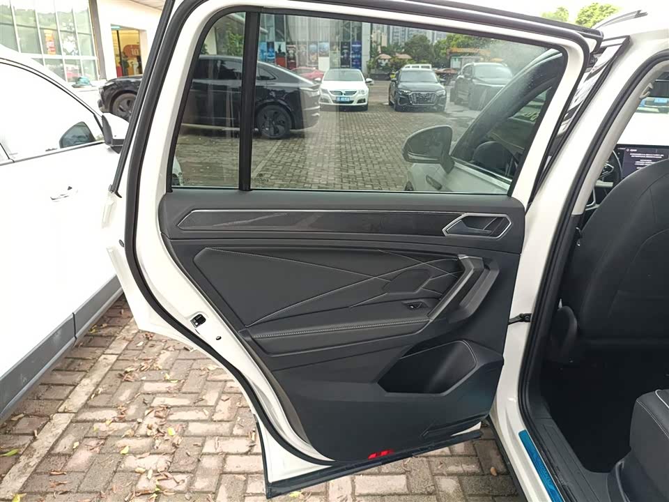 Volkswagen Tiguan L Volkswagen Tiguan L