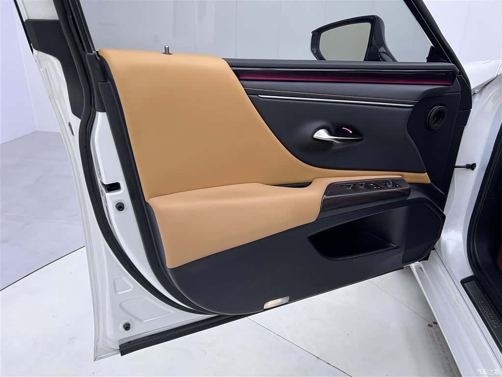 Lexus ES, 2024 17