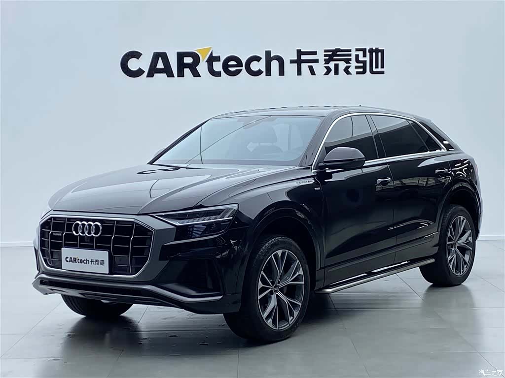 Audi Q8, 2022 1