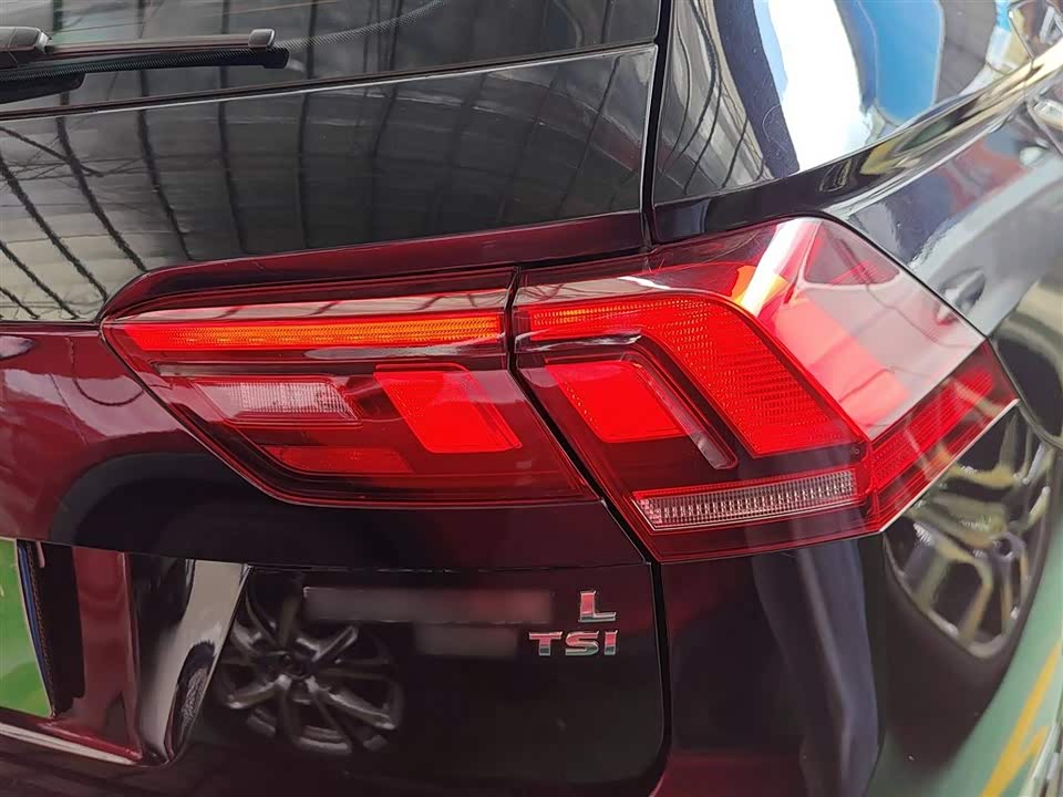 Volkswagen Tiguan L