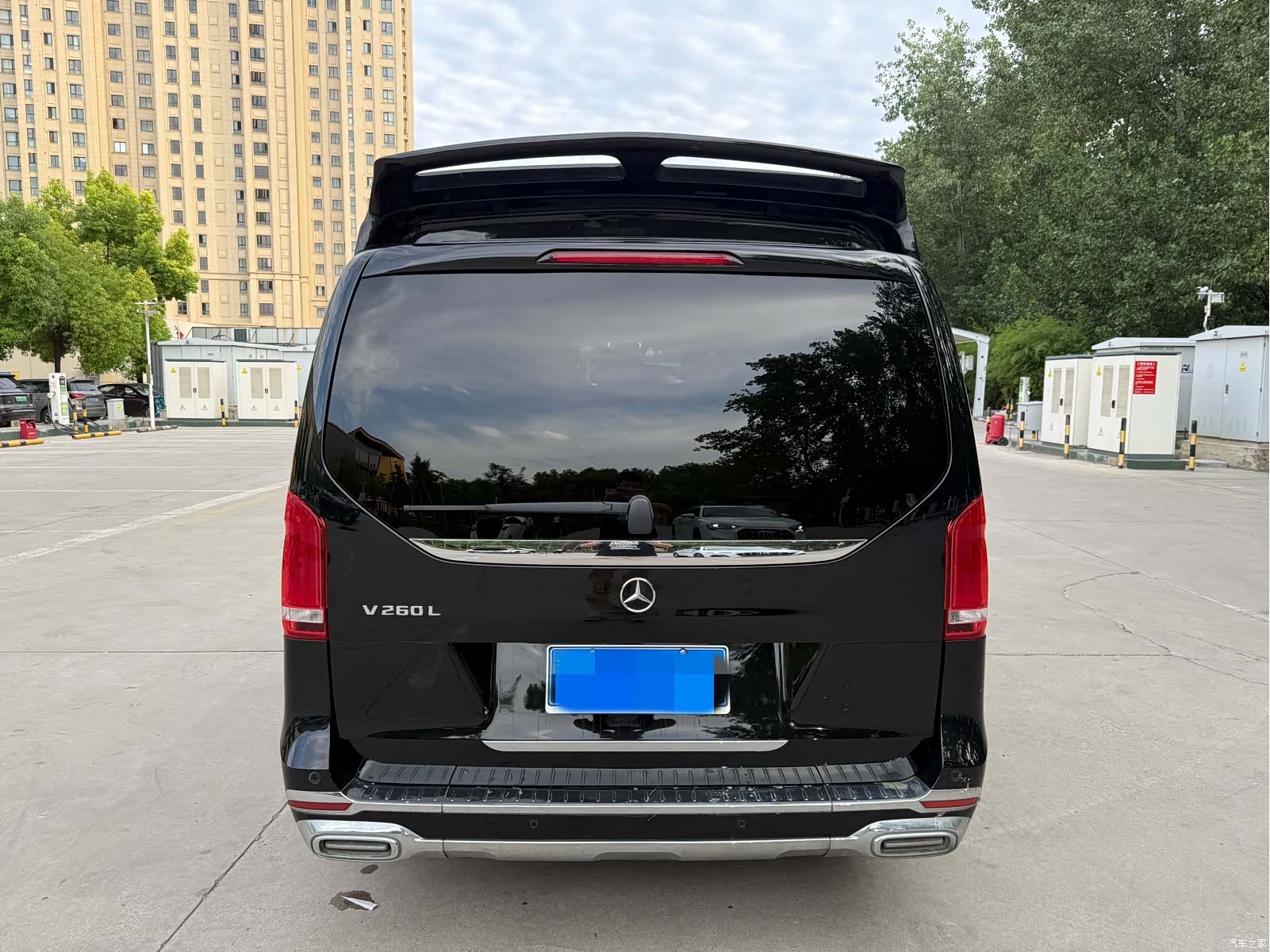 Mercedes-Benz V-Class, 2023 9