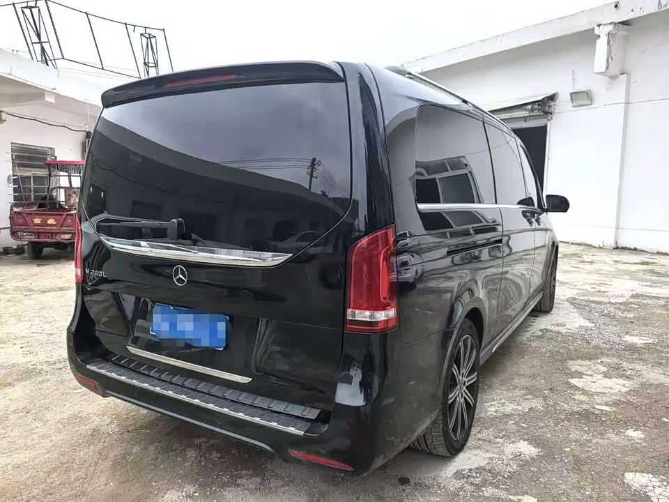 Mercedes-Benz V-class