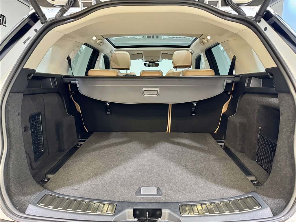 Land Rover Discovery, 2025 12