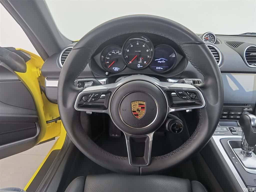 Porsche Cayman, 2022 11