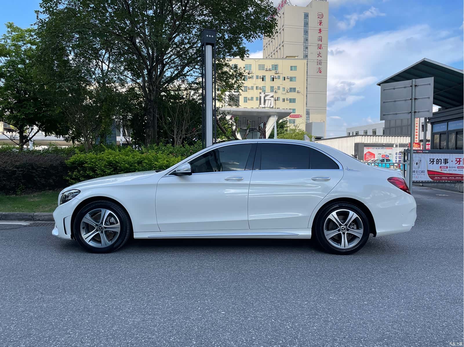 Mercedes-Benz C-Class, 2019 4