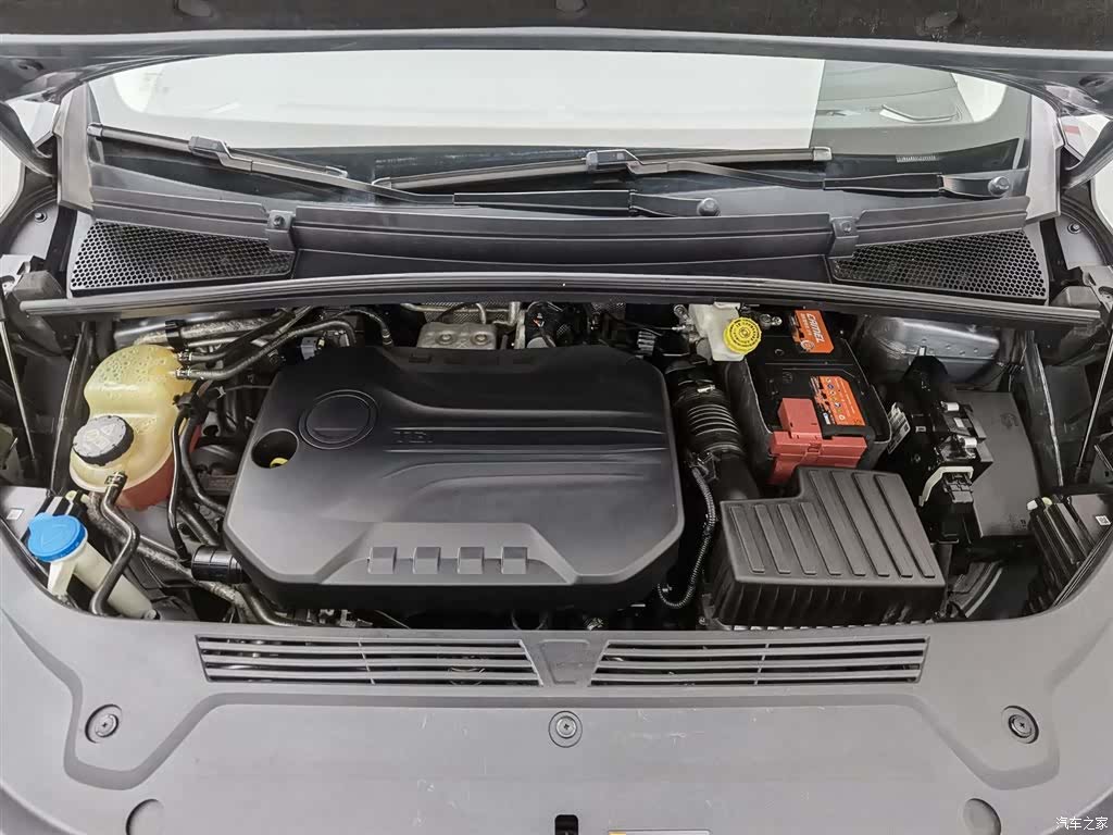 Roewe iMAX8, 2021 6