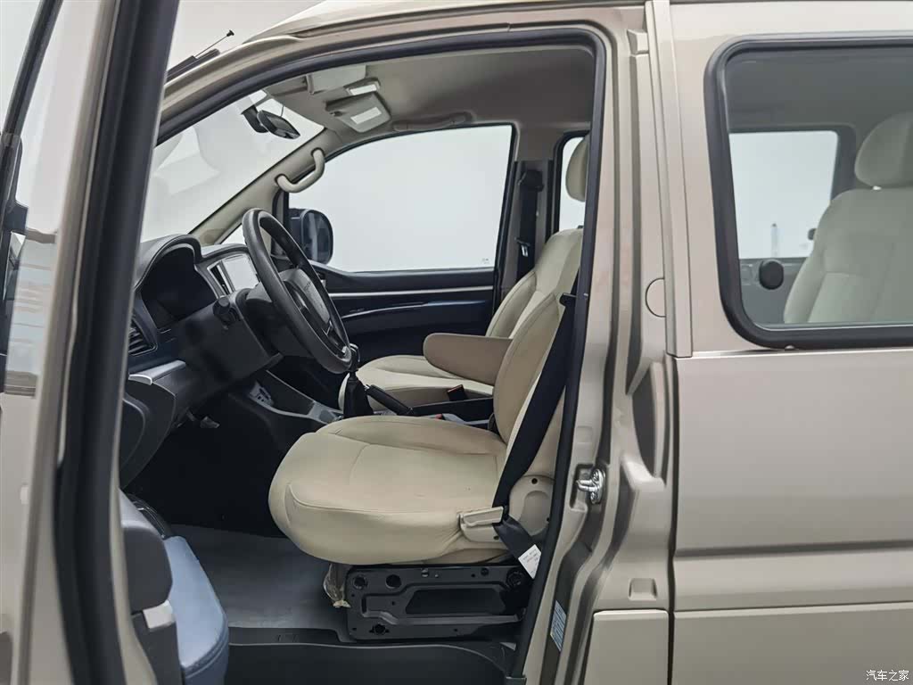 DongFeng M5L, 2022 10