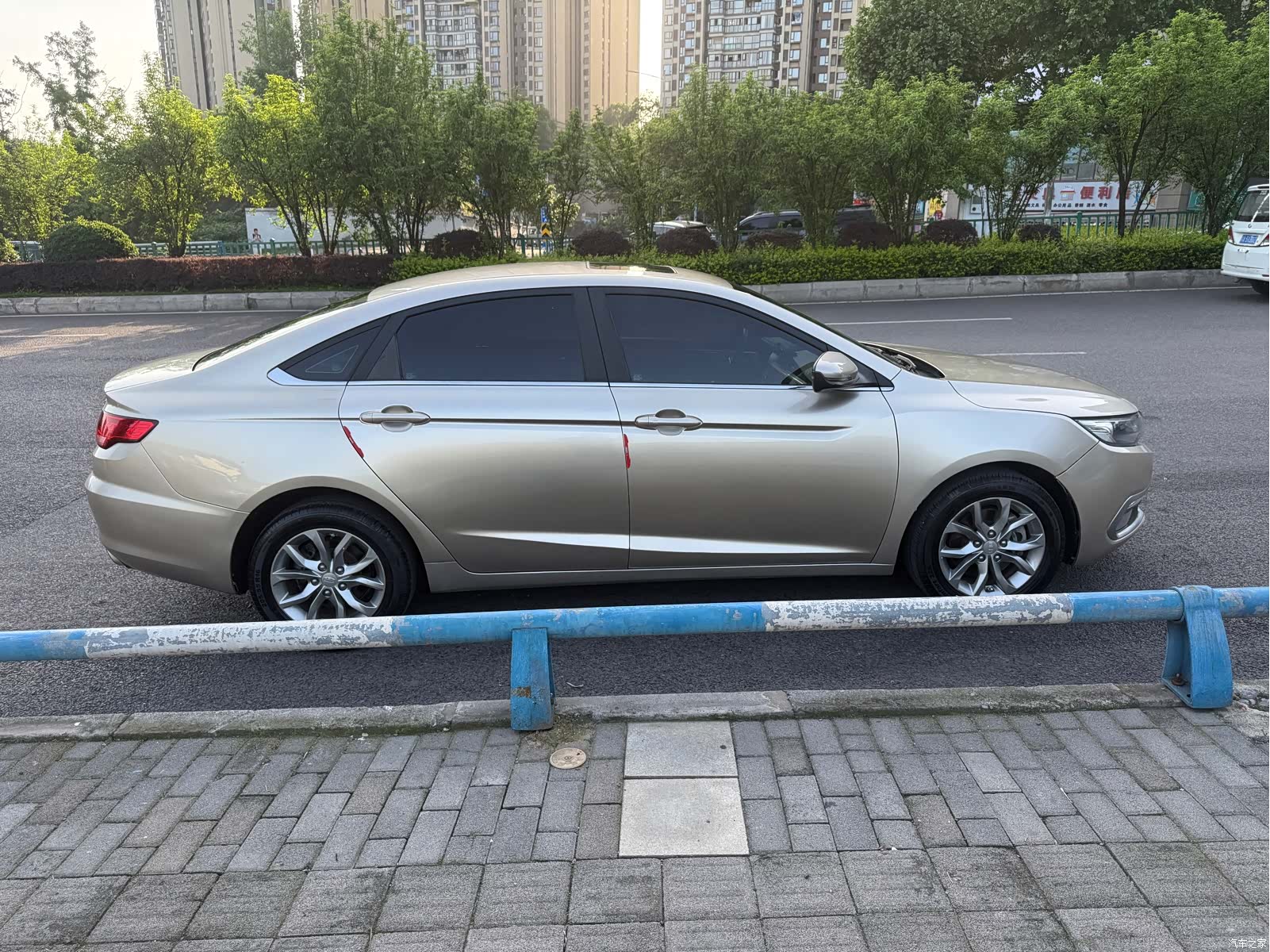 Geely Emgrand, 2017 7