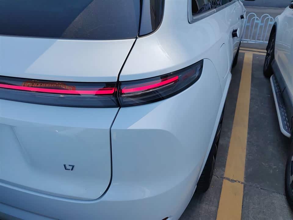 Li Auto Ideal L7