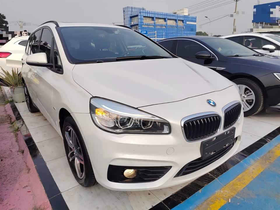 BMW 2 series multifunctional station wagon