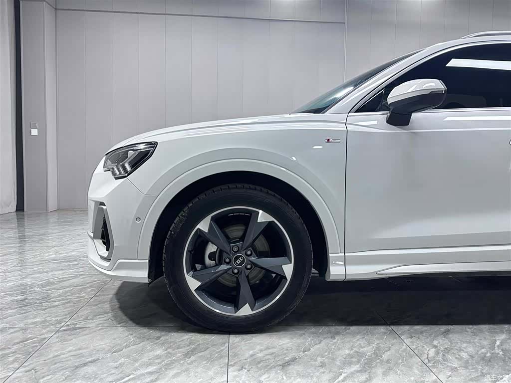 Audi Q3, 2022 8