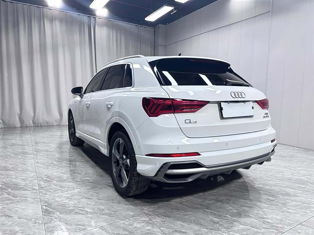 Audi Q3, 2022 4