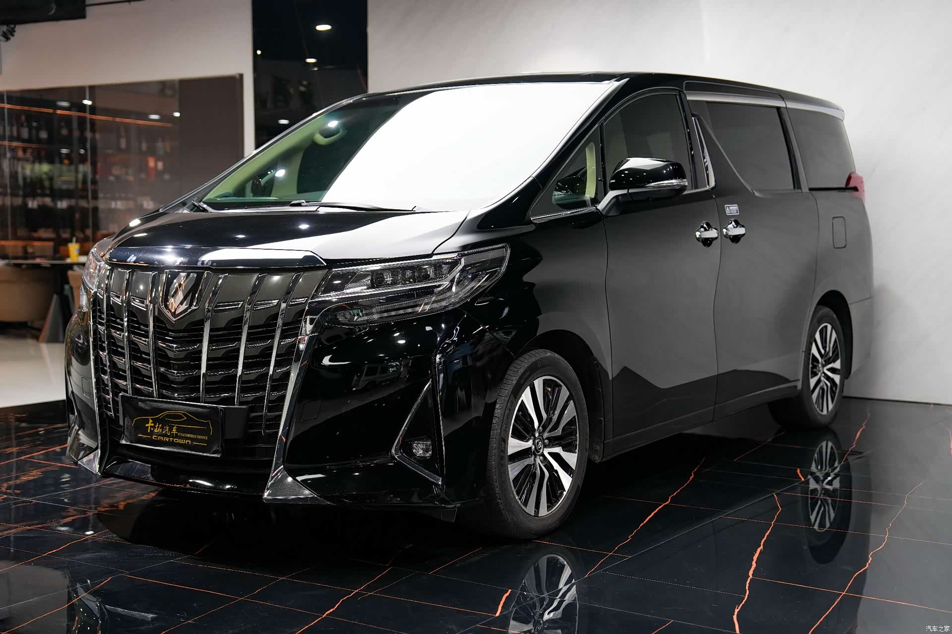 Toyota Alphard, 2018 2