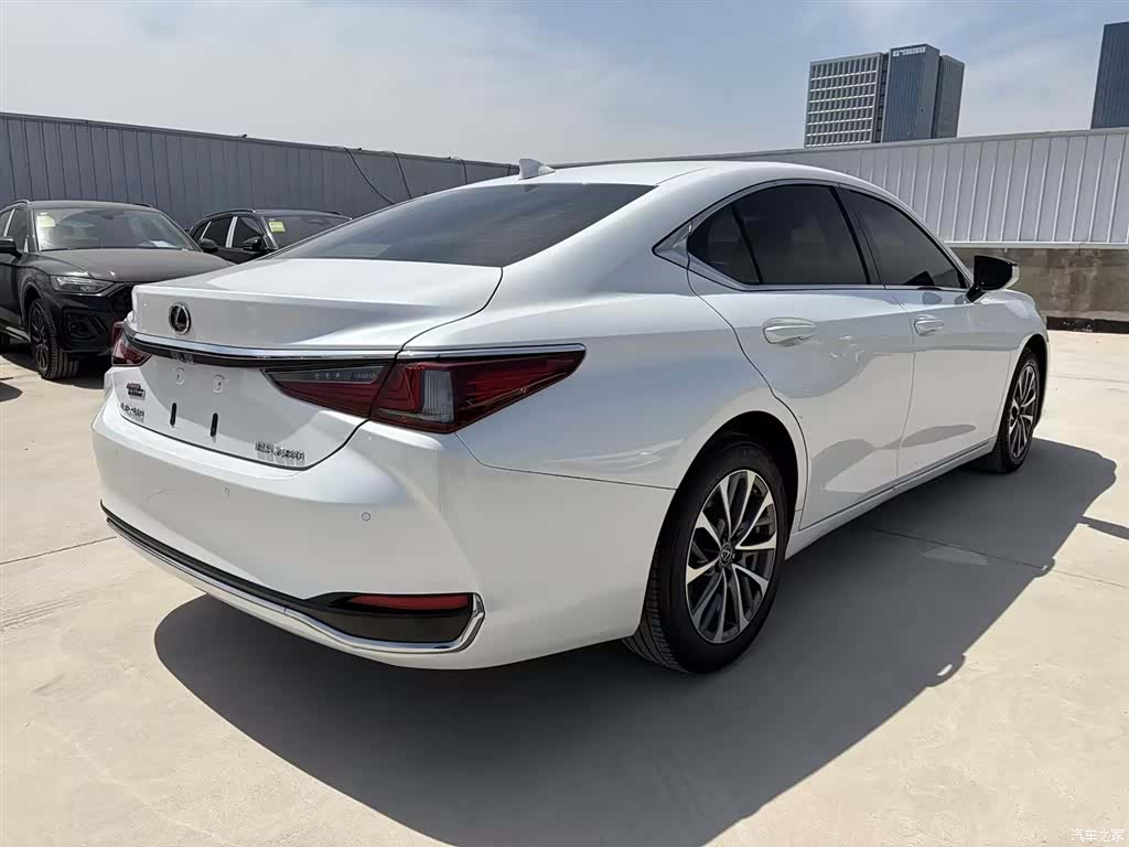 Lexus ES, 2023 6