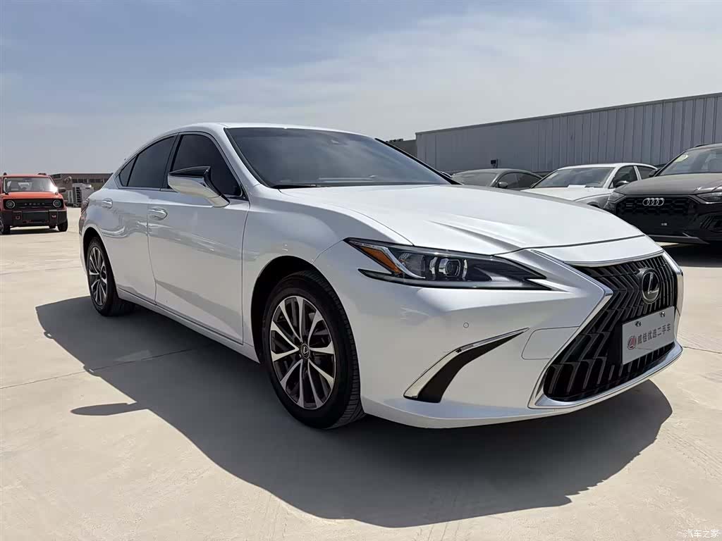 Lexus ES, 2023 3
