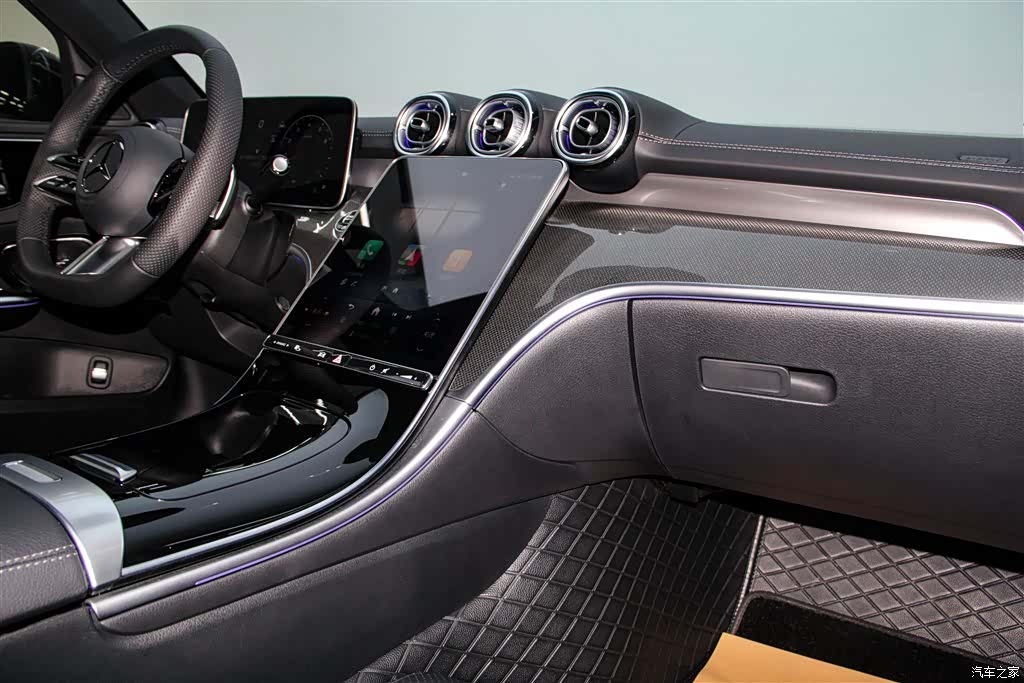 Mercedes-Benz C-Class, 2025 24