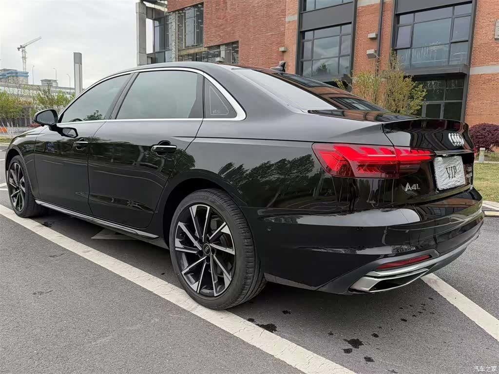 Audi A4L, 2022 18