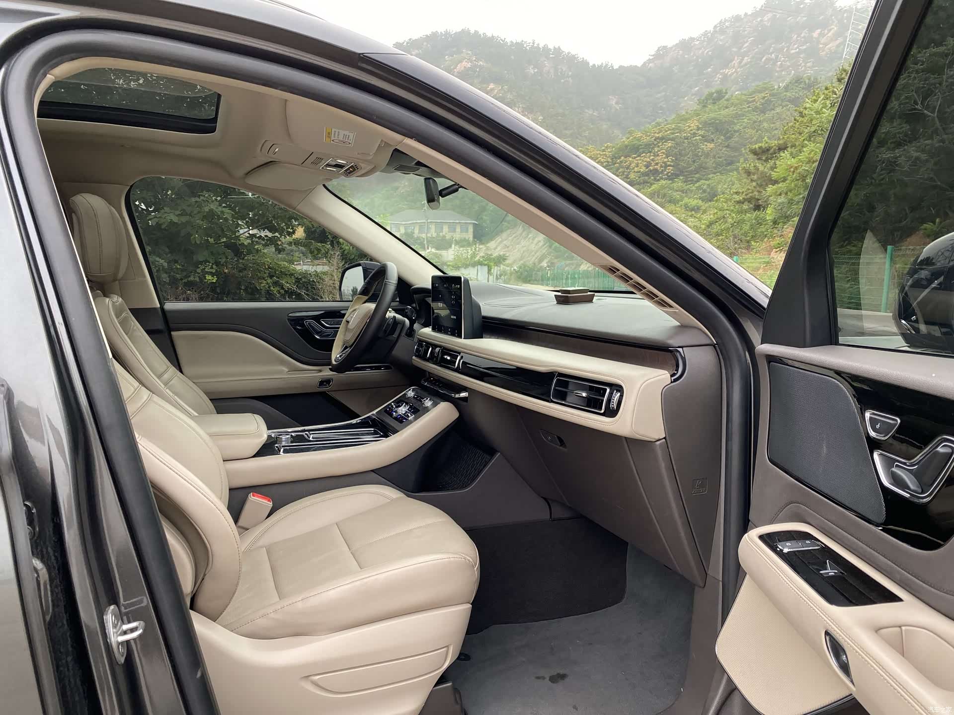 Lincoln Aviator, 2020 7