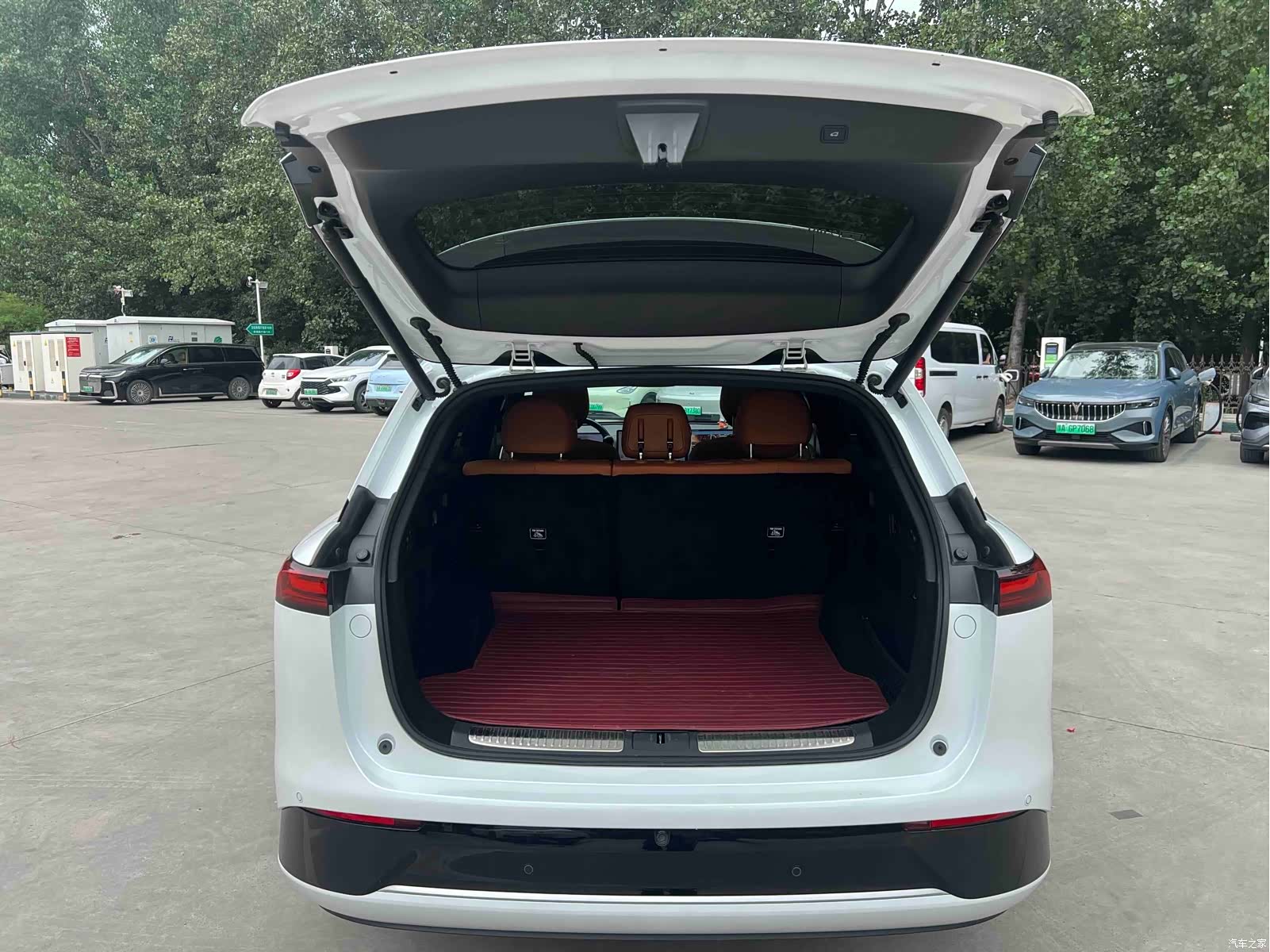 Xpeng G9, 2024 18