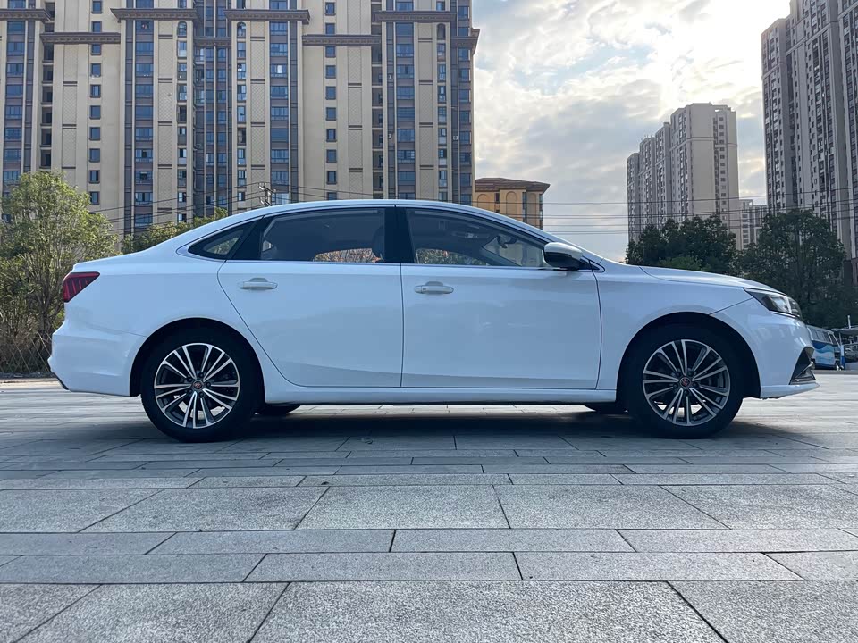 Roewe i6