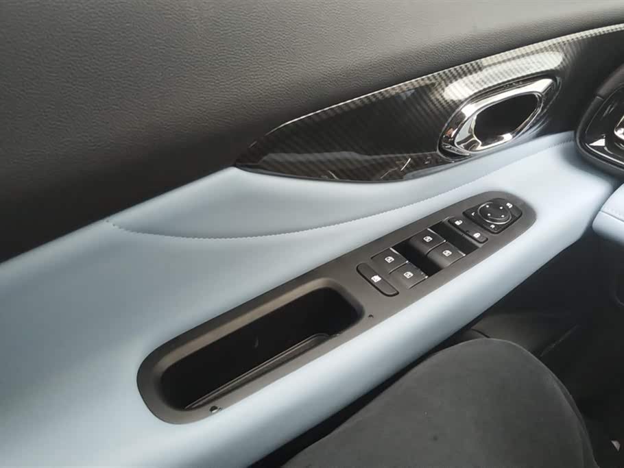 Trumpchi Shadow Leopard