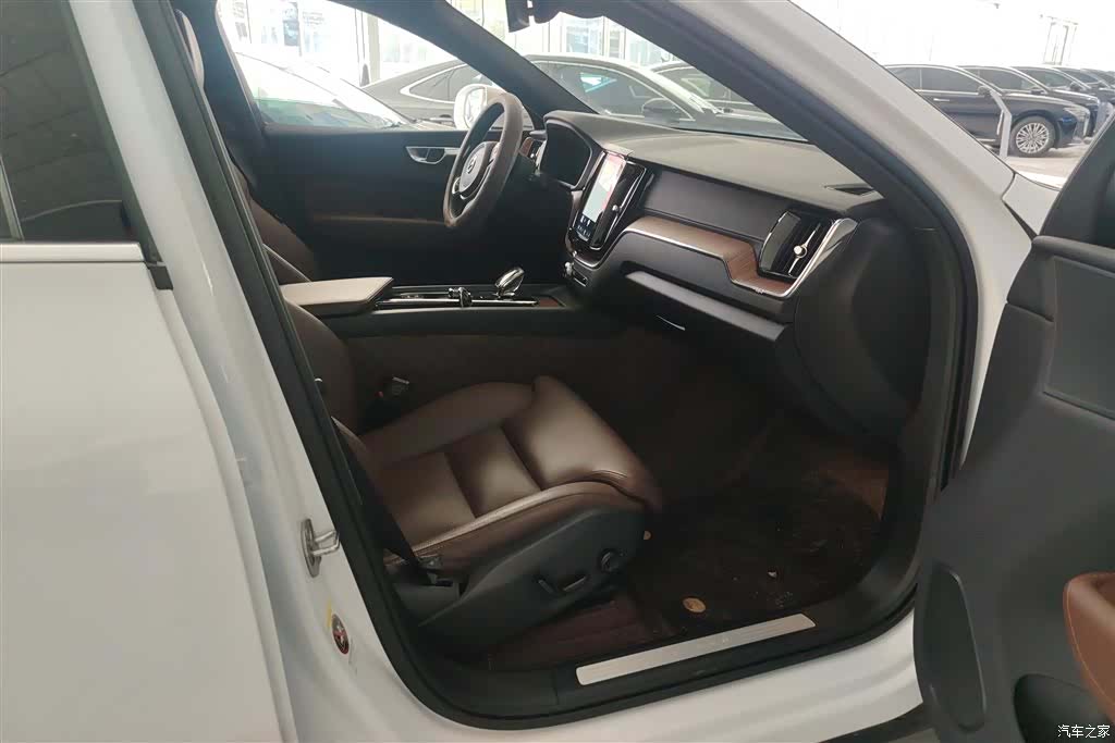 Volvo XC60, 2024 8