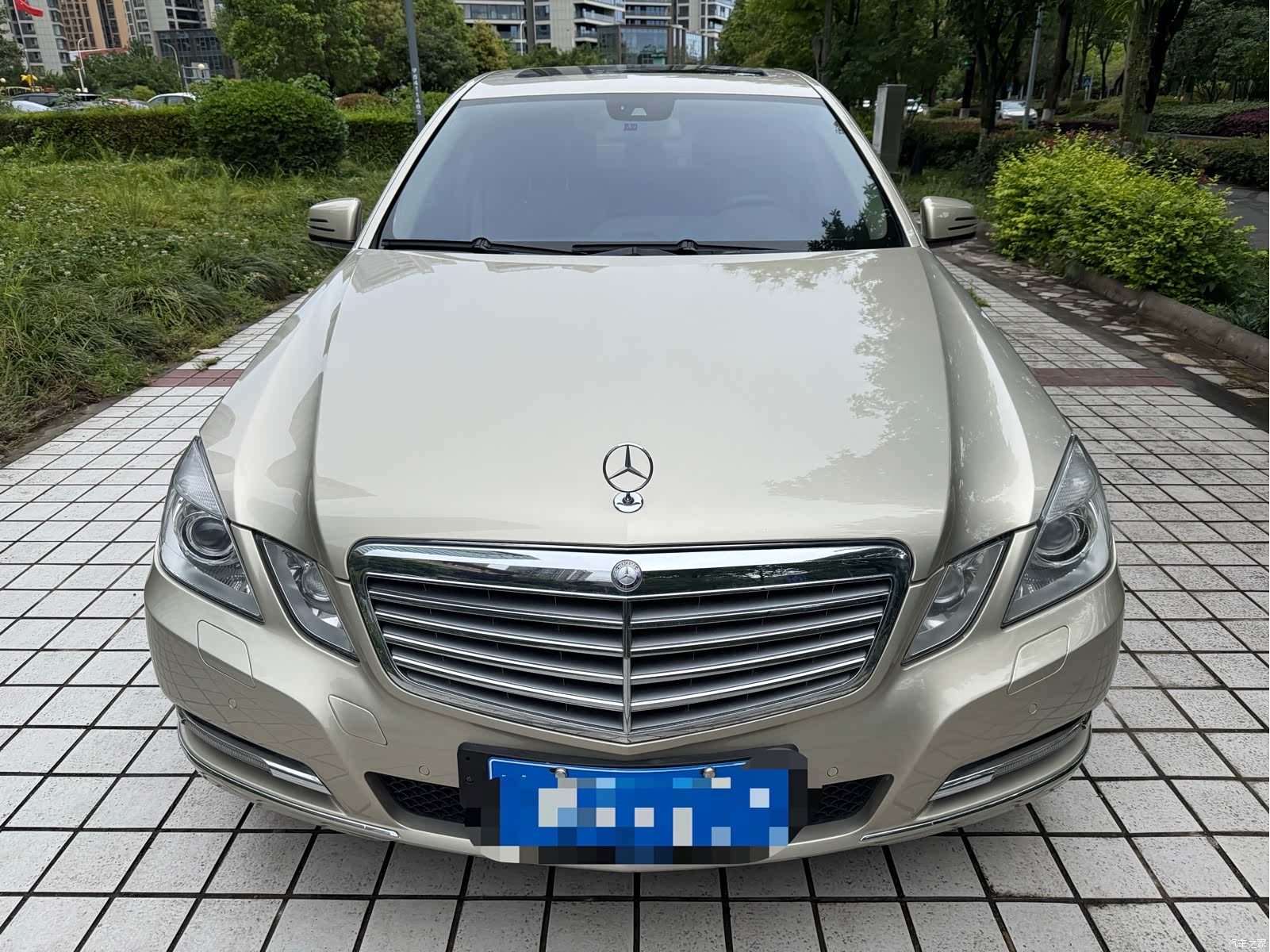 Mercedes-Benz E-Class, 2012 1
