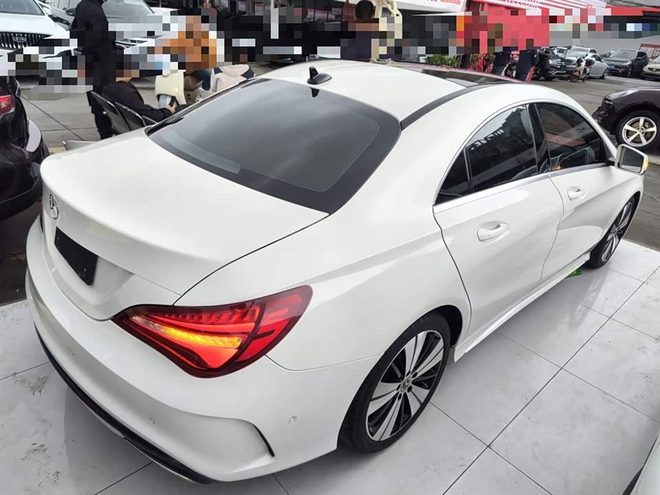 Mercedes-Benz CLA