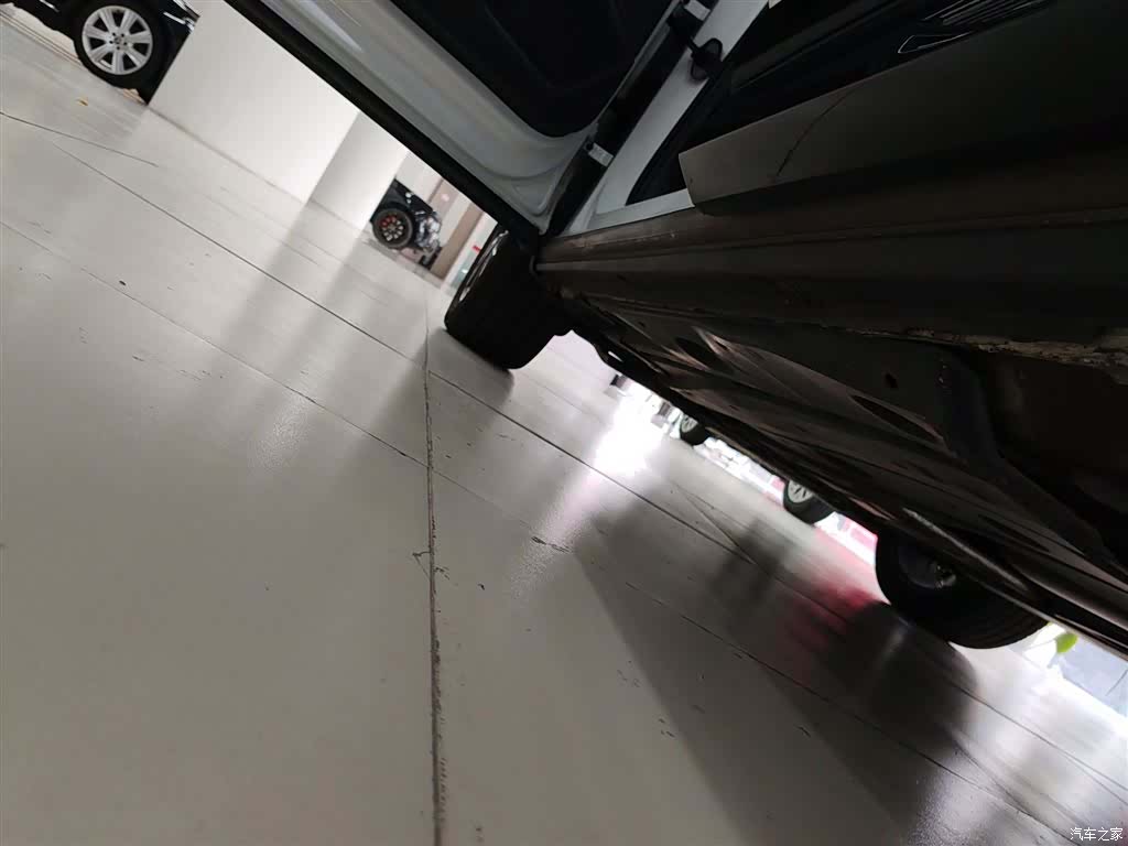 Audi Q2L, 2019 22