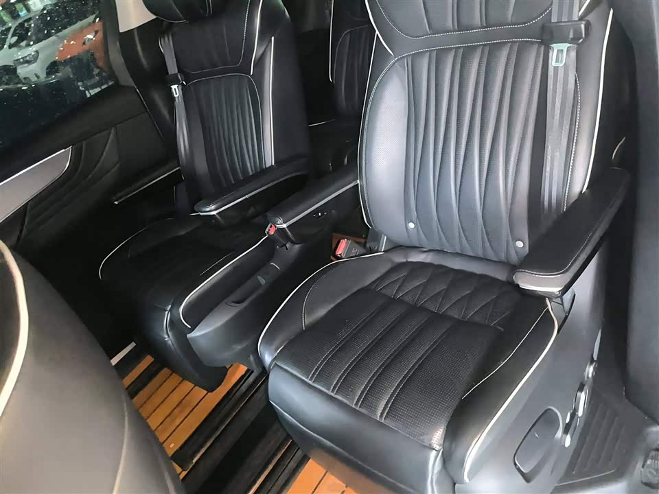Roewe iMAX8