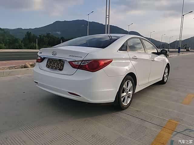 Hyundai Sonata, 2011 4
