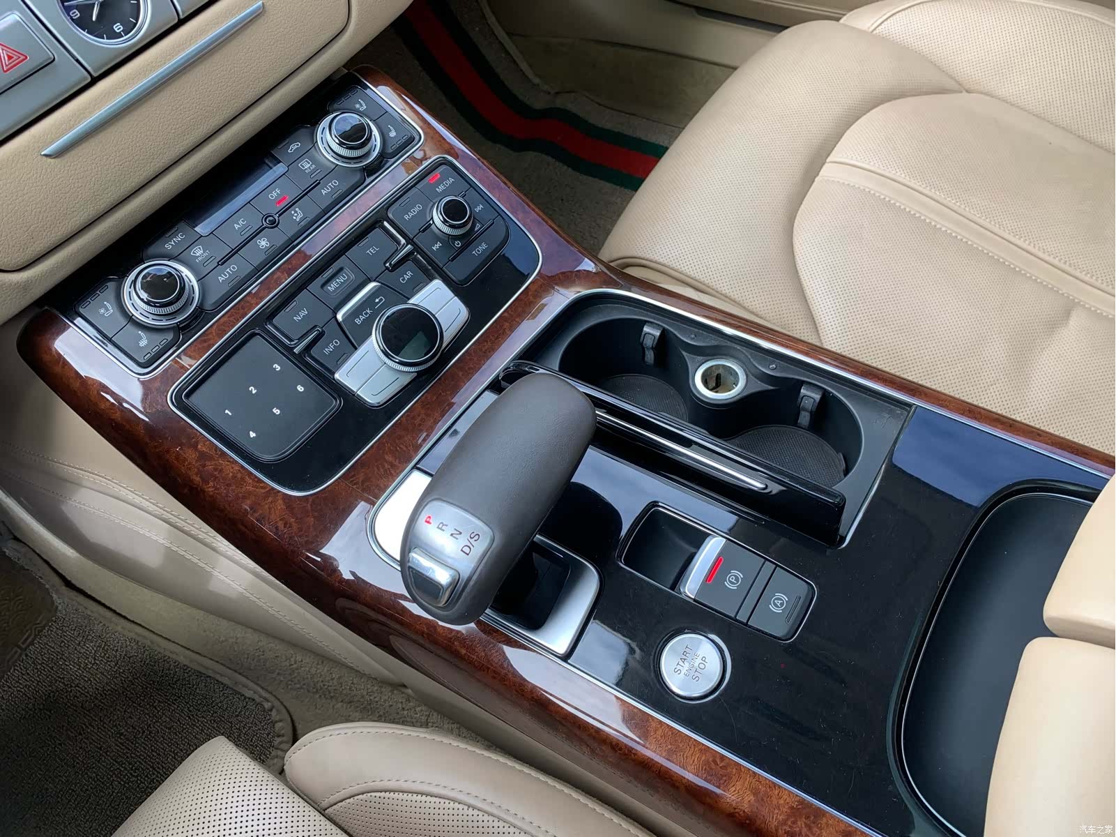 Audi A8L, 2013 20