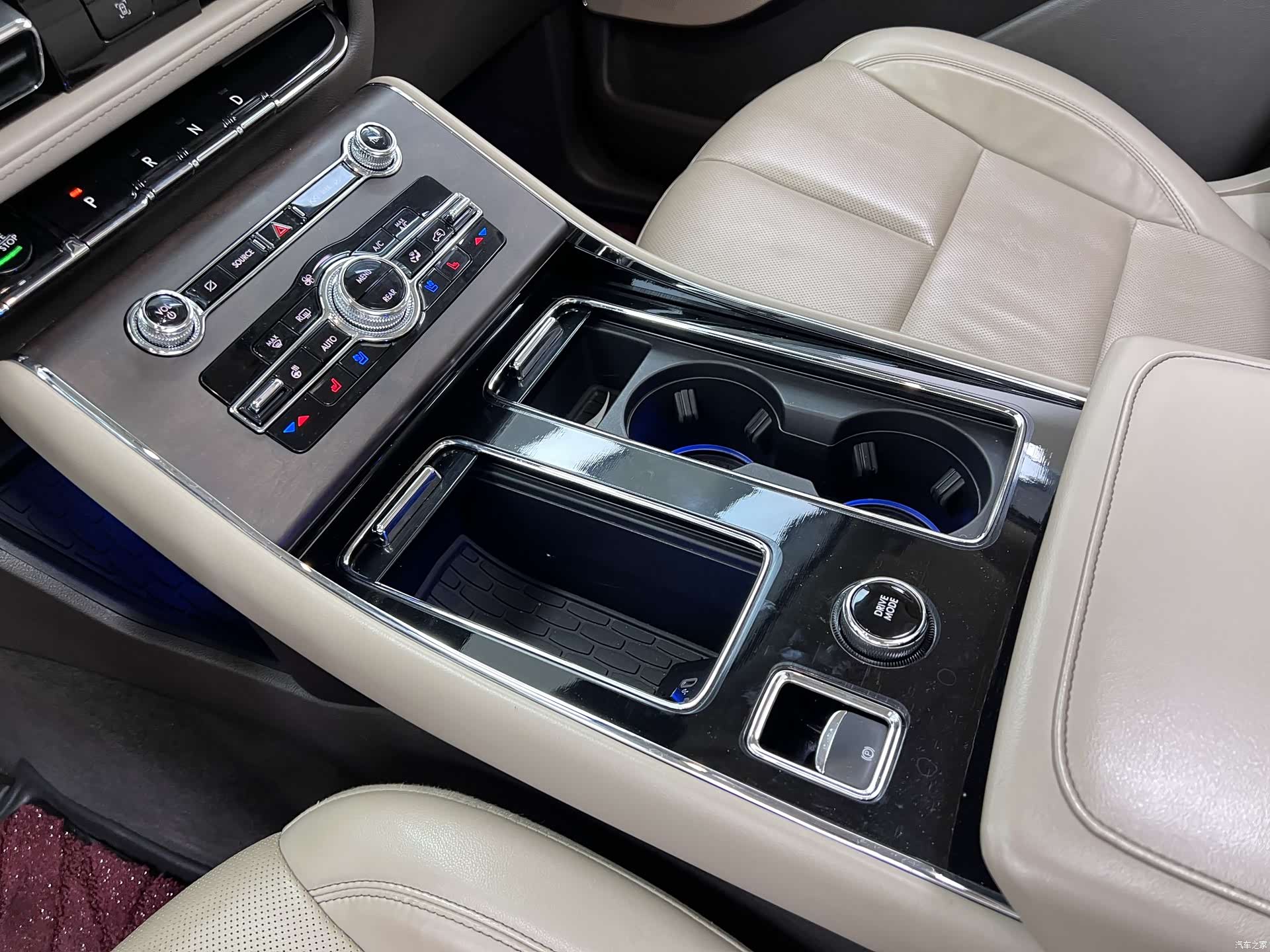 Lincoln Aviator, 2021 28