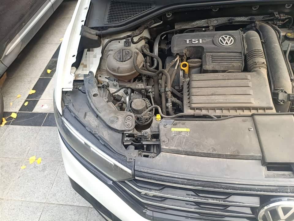 Volkswagen T-ROC exploring Songs