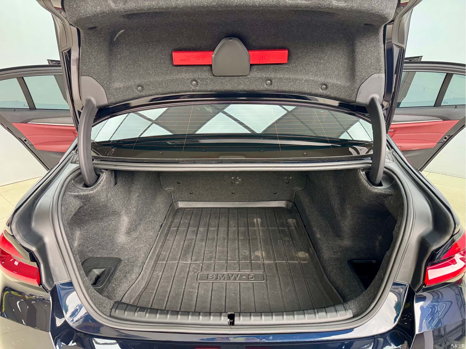 BMW 5 Series, 2023 24
