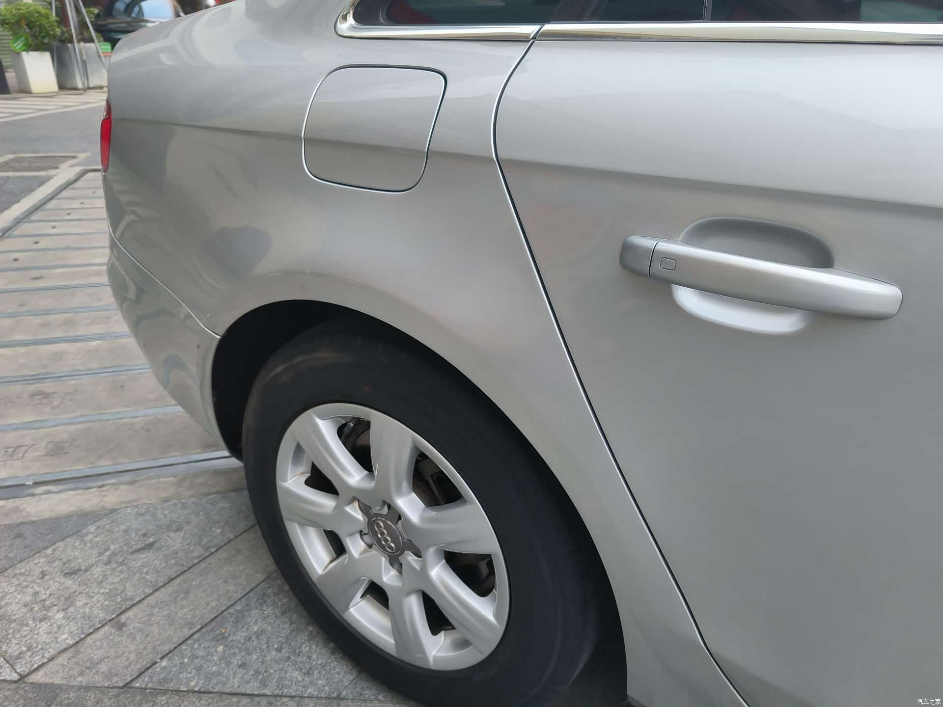 Audi A4L, 2010 25