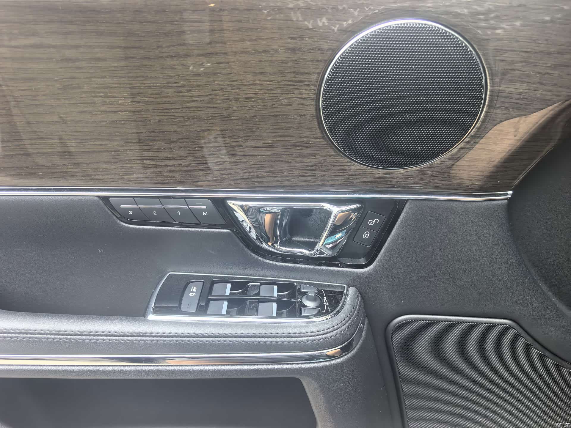 Jaguar XJ, 2018 17