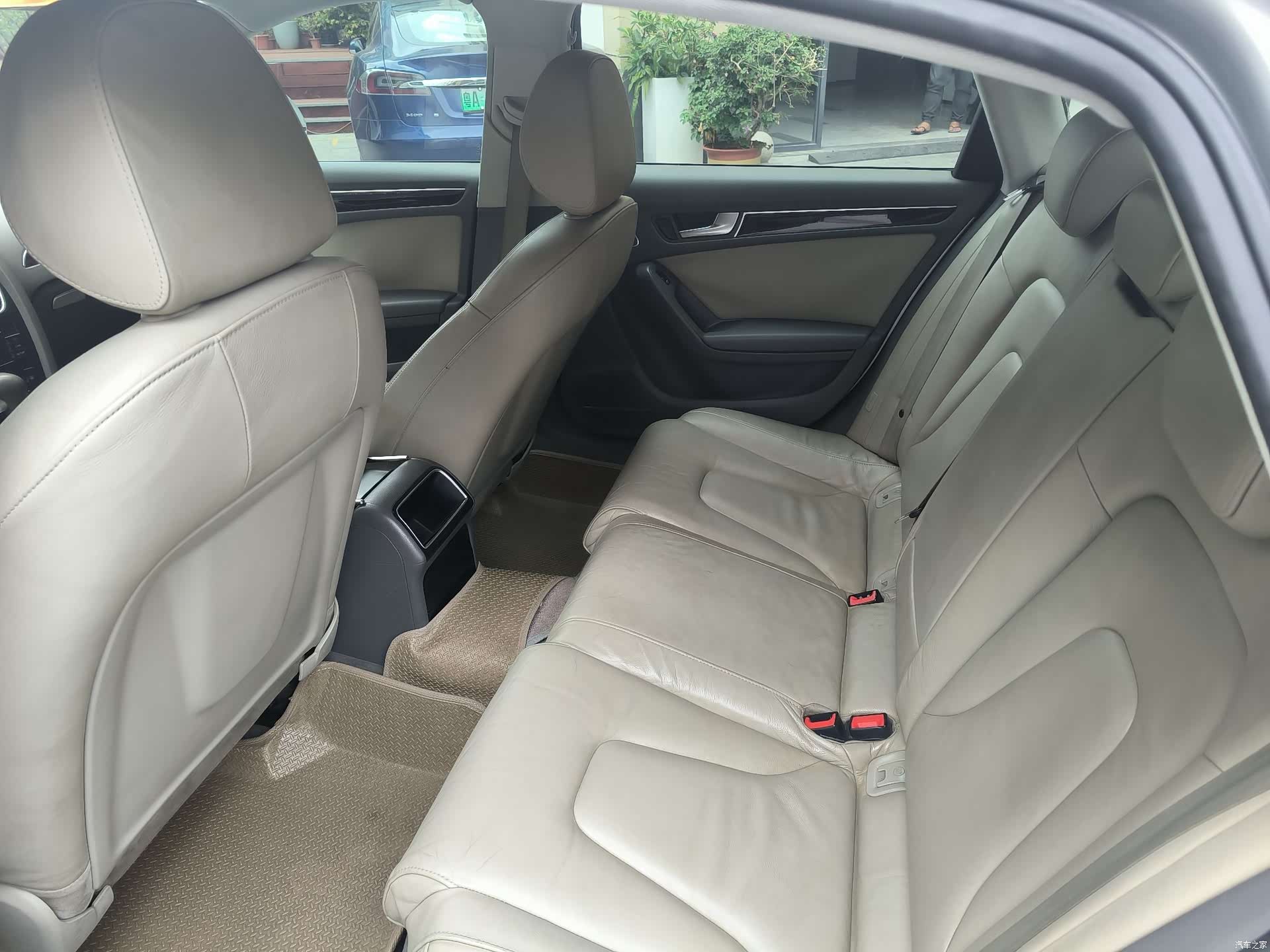 Audi A4L, 2010 12