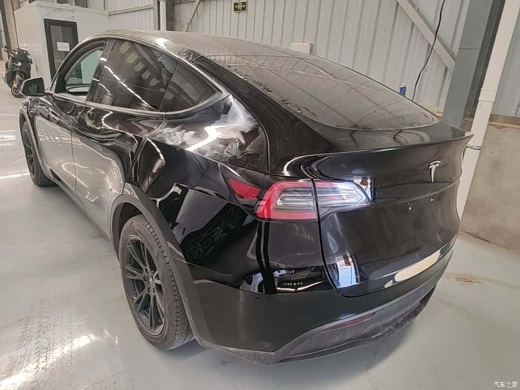 Tesla Model Y, 2023 все фото