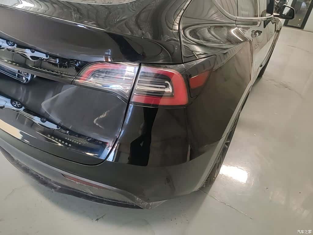 Tesla Model Y, 2023 8