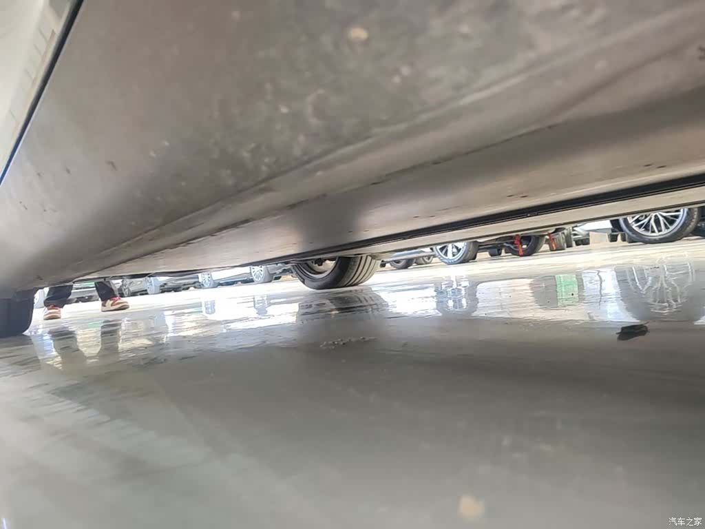 Tesla Model Y, 2023 21