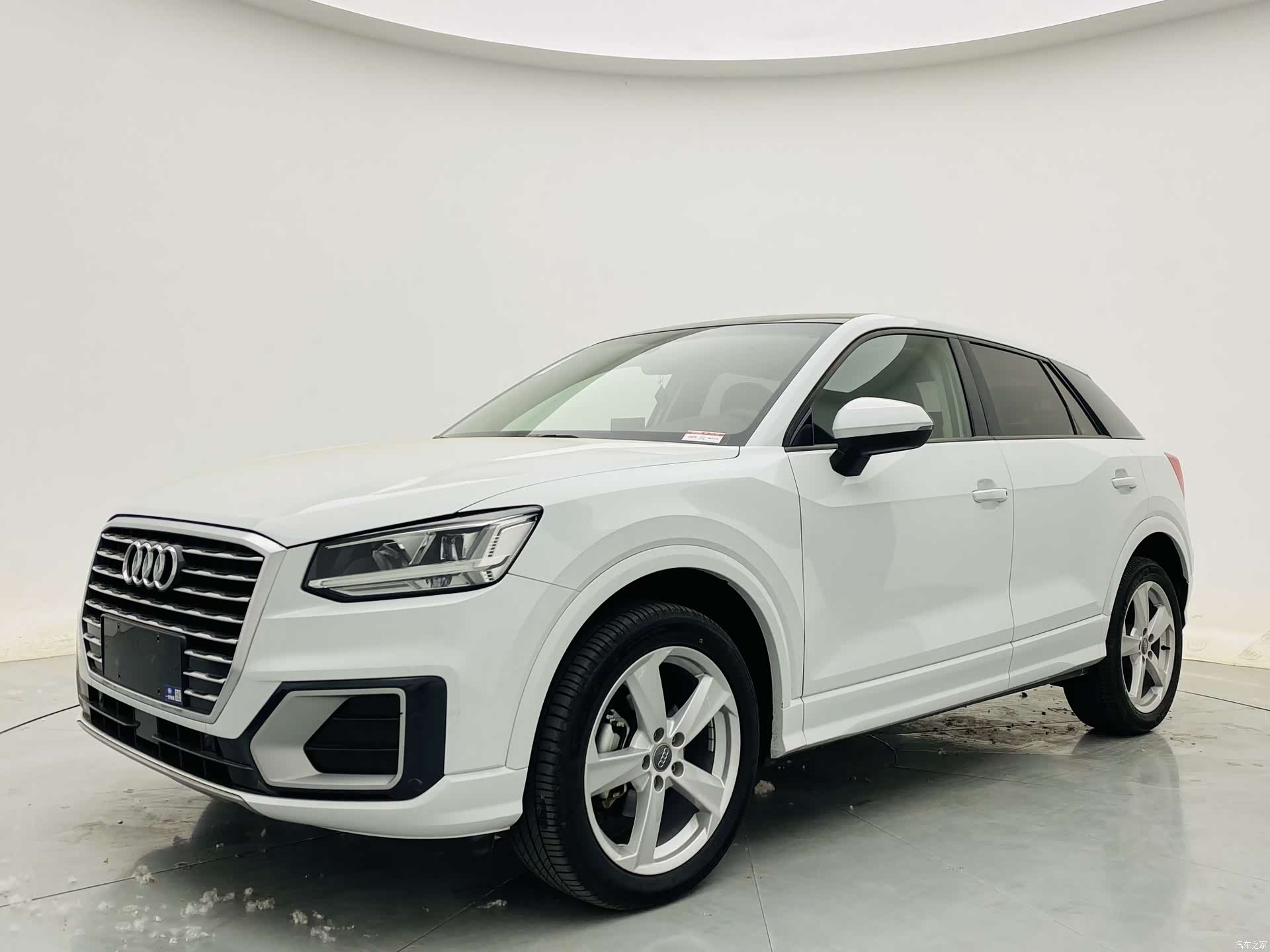 Audi Q2L, 2021 1