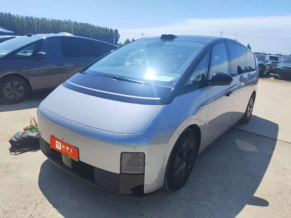 Li Auto Ideal MEGA